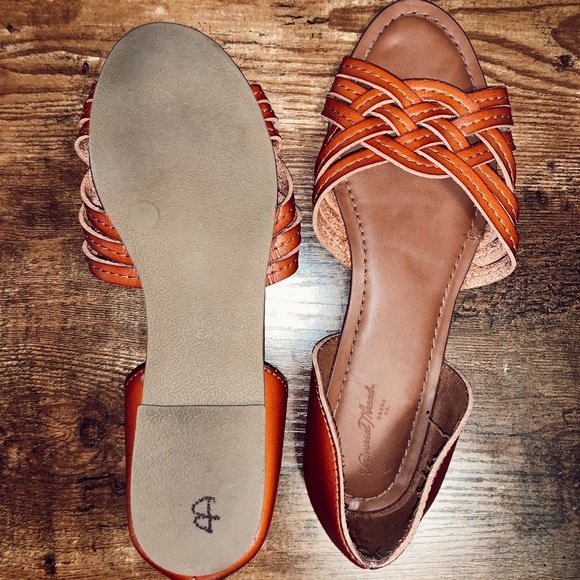 Sandals - Picture 1 of 2